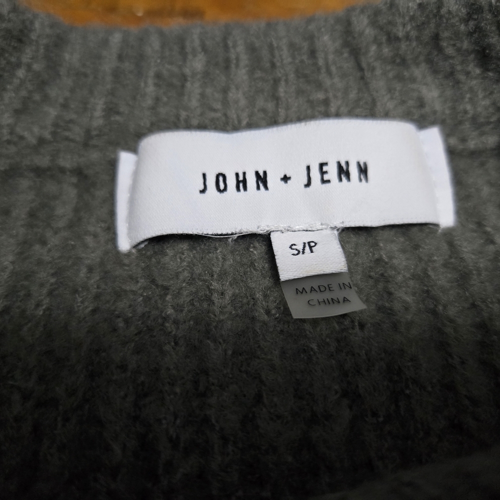 John + Jenn Gray Ribbed Crew Neck Sweater - Picture 6 of 9